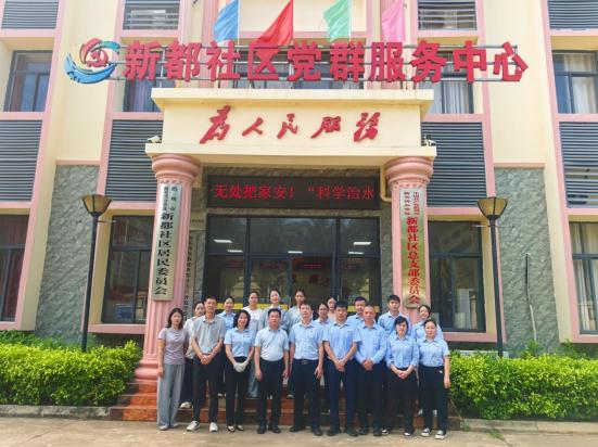 洋浦公交党支部联合新都社区开展党员“双报到”志愿服务